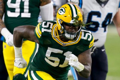 Packers activate LB Krys Barnes off injured reserve