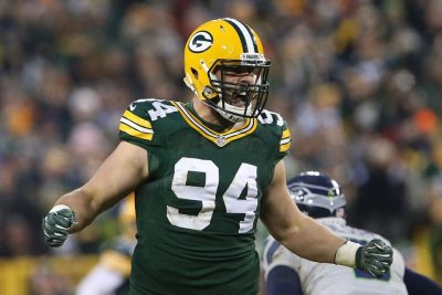 Packers place Dean Lowry on injured reserve 