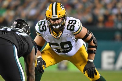 5 Things to Watch in Packers vs Bears: Can Green Bay Cope Without Bakhtiari?