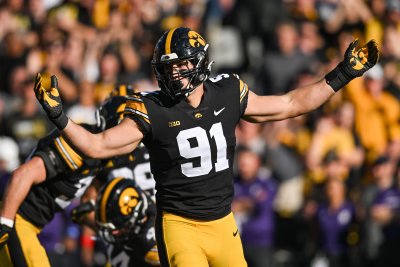 Packers Deep Dive -- First Round Pick Lukas Van Ness
