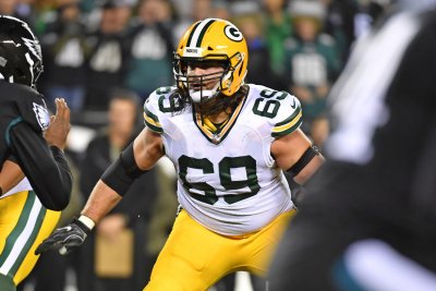 The Packers Should Keep David Bakhtiari For Now