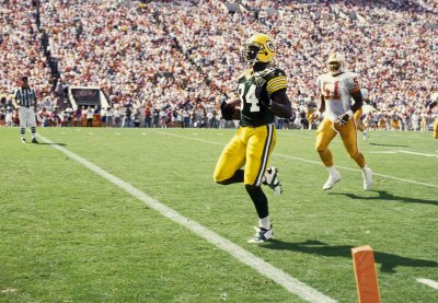 Why is Sterling Sharpe not in the Hall of Fame yet? 