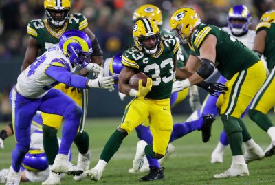 What to Watch in Packers vs Rams: How Many Touches for Aaron Jones?