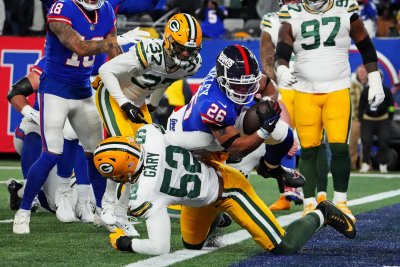 Giants 24  Packers 22:  Game Balls & Lame Calls