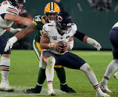 Packers 17  Bears 9:  Game Balls & Lame Calls
