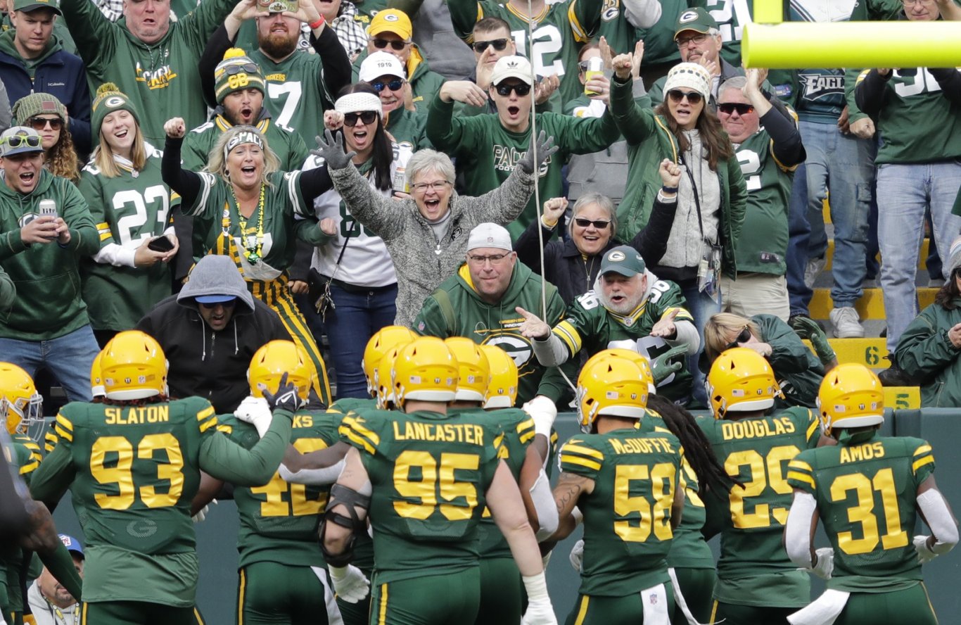 Packers 40 Titans 14: Game Balls and Lame Calls