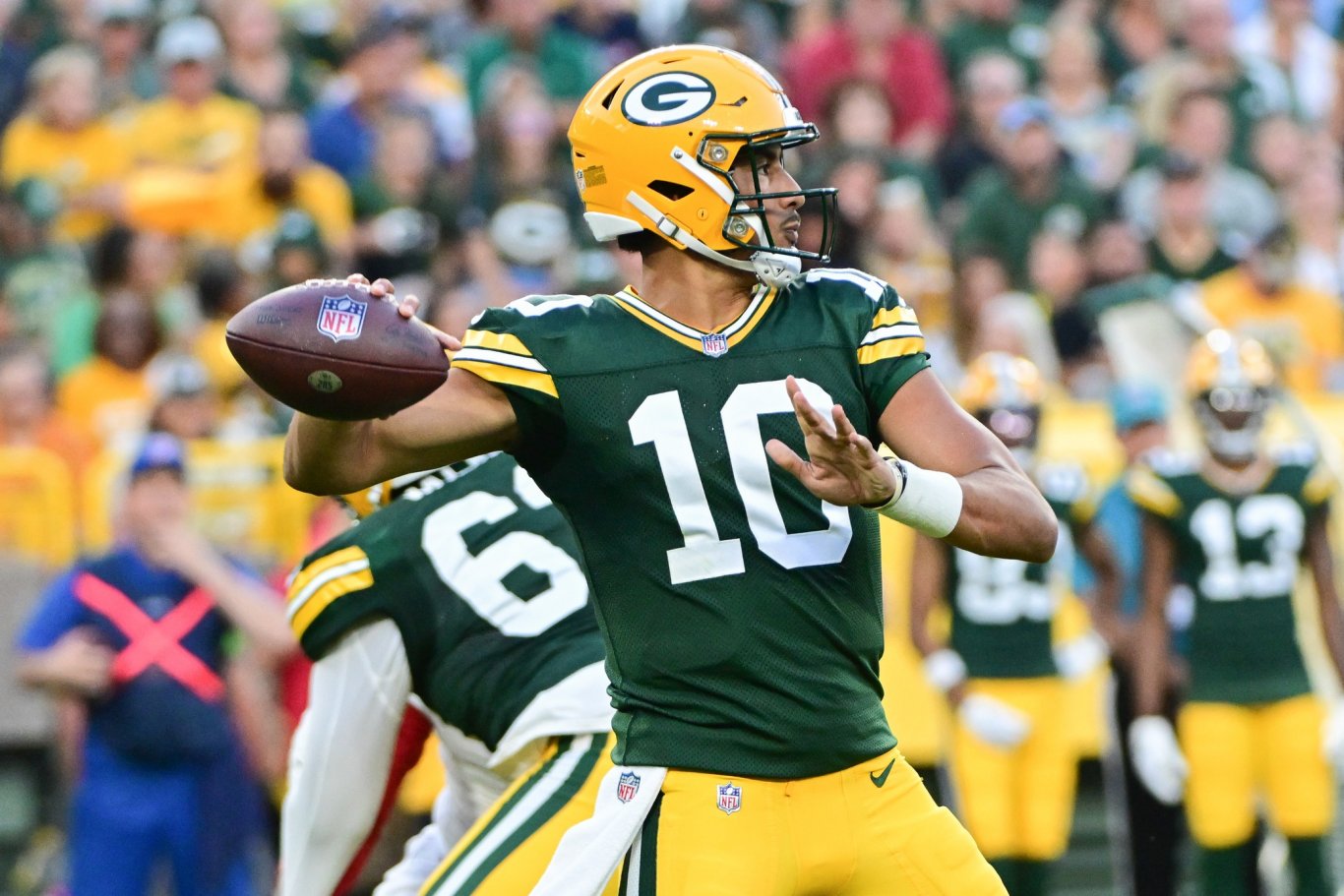 Packers QB Jordan Love doesn't mind pressure that comes from replacing  Aaron Rodgers
